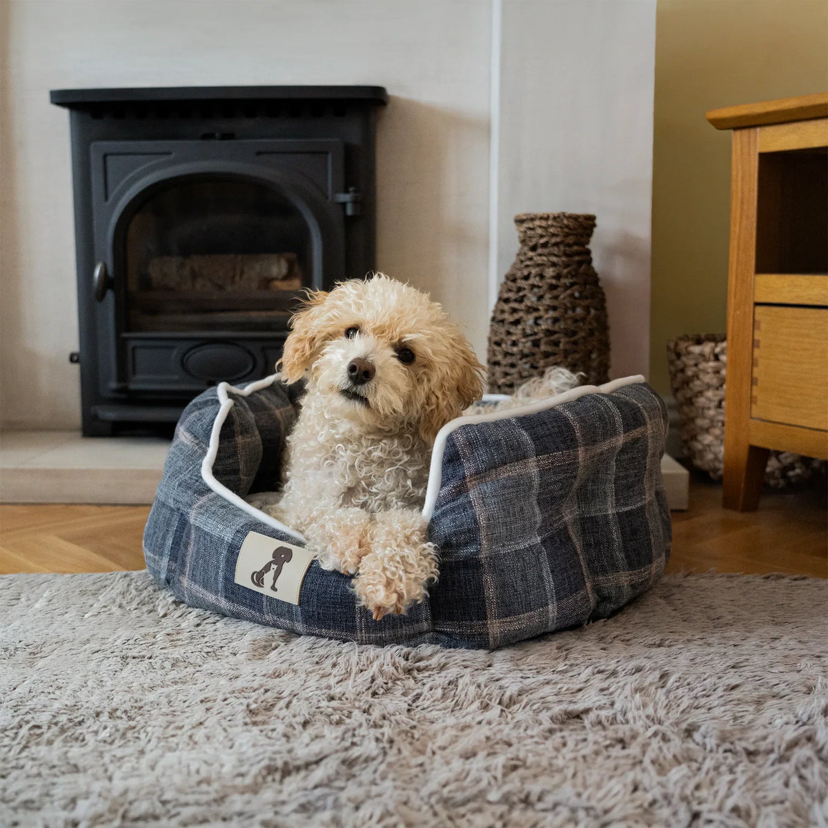 AllPetSolutions Alfie soft dog bed in check fabric, sizes S, M and L