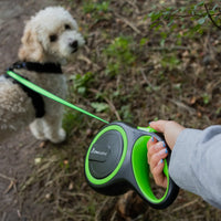 AllPetSolutions green retractable lead brake and lock button detail